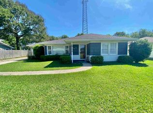 3030 Charles Ave, Groves, TX 77619