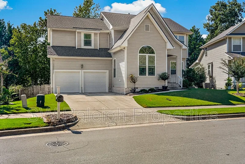 4 bed, 2.5 bath, 2281 sqft, $2,600 — Photo 4