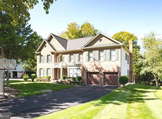 13111 Piney Knoll Ln, Potomac, MD 20854