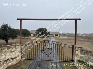 998 S Abbot Rd, Adkins, TX 78101