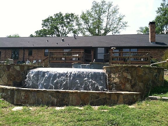 2nd image of 5750 Tryon Rd