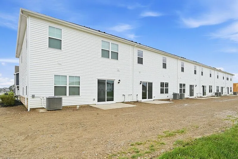 4 bed, 2.5 bath, $2,750 — Photo 2
