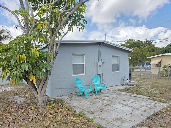 2nd image of 1701 NE 42nd Ct