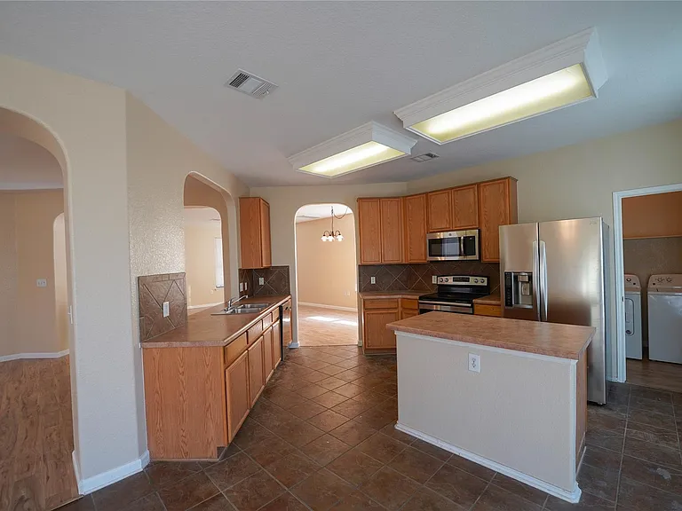 5520 Alomar Cv — Photo 6