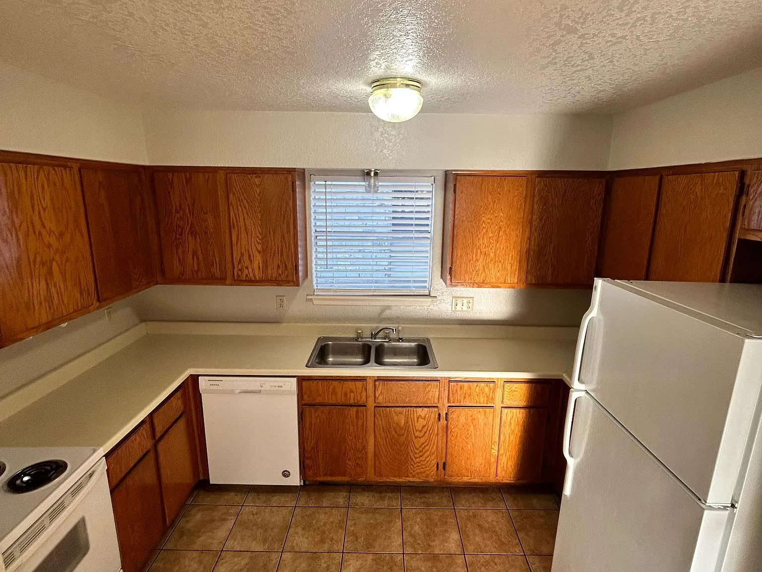 2 bed, $975 — Photo 4