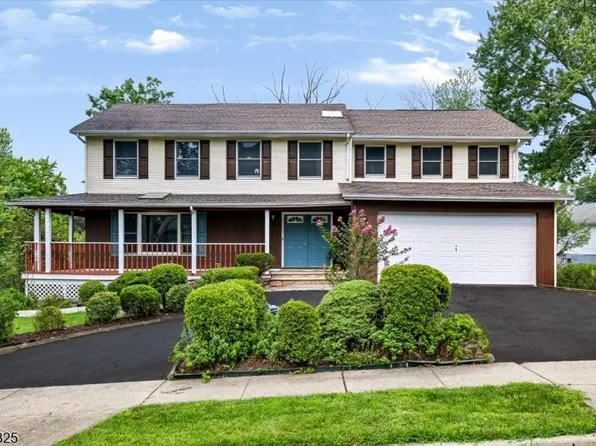 156 River Rd, New Milford Boro, NJ 07646