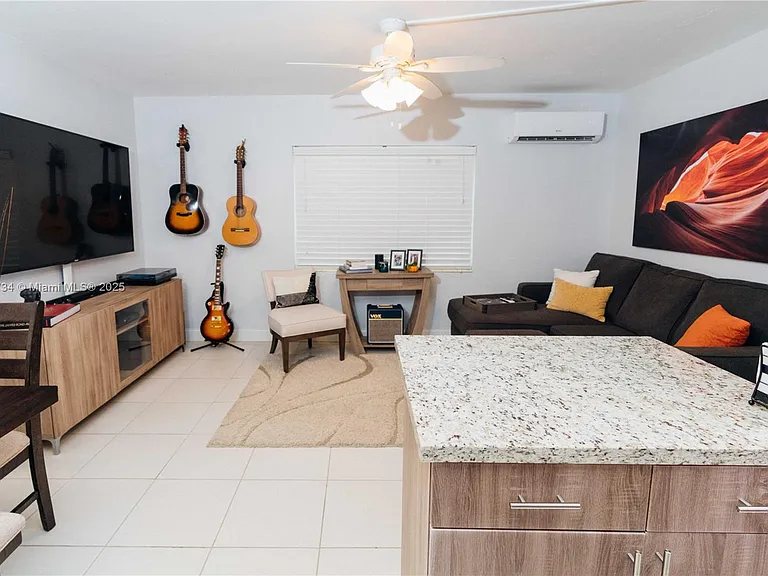 7901 SW 64th Ave #6 — Photo 9