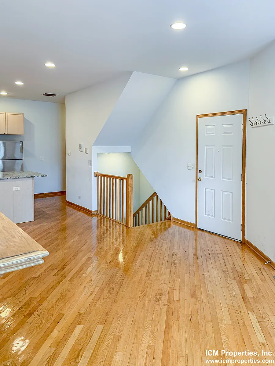 Building Photo - 2651 N Wayne Ave #1
