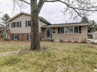 2300 Westview Dr, Springfield, IL 62704