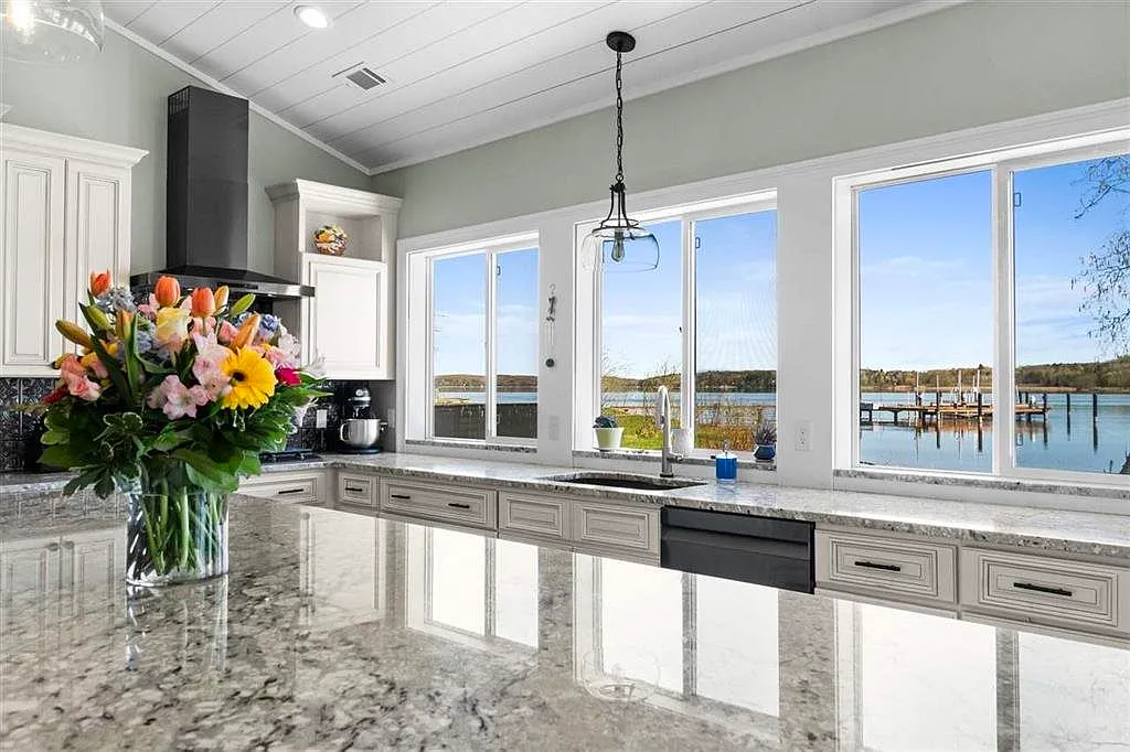 5 bed, 5.0 bath, 3000 sqft, $8,000 — Photo 4