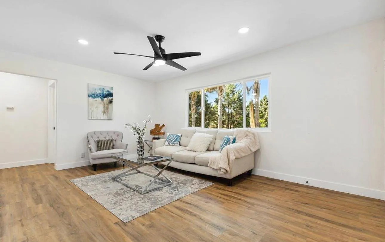 2054 E Mission Rd — Photo 4