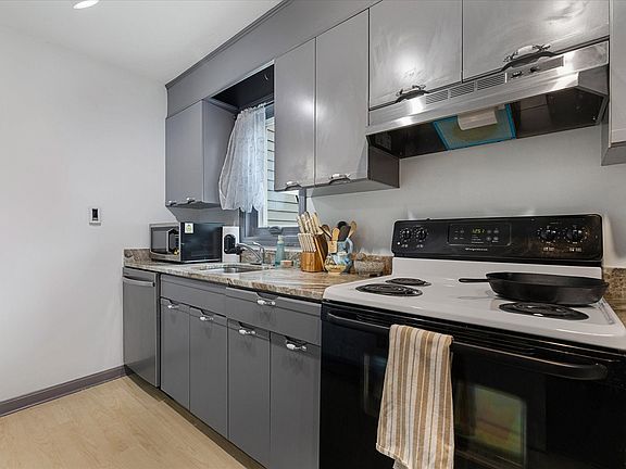5th image of 1199 Grafton St Unit 92
