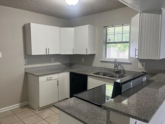 3rd image of 4933 Miller Ave