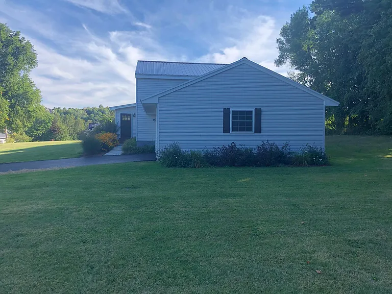 34088 N Lake Rd — Photo 10