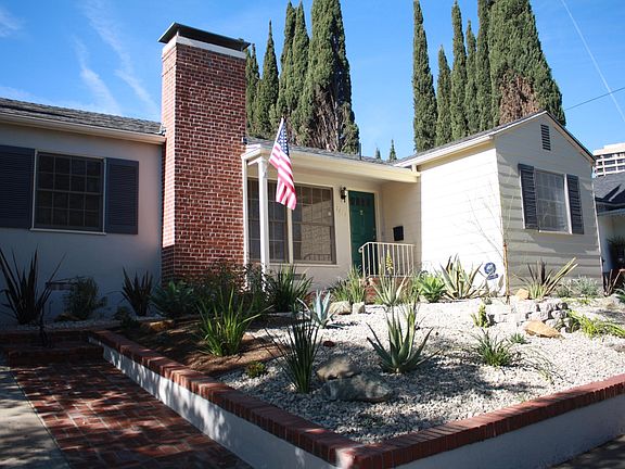 plenty of morning sun in the living room, bedroom and dinnin