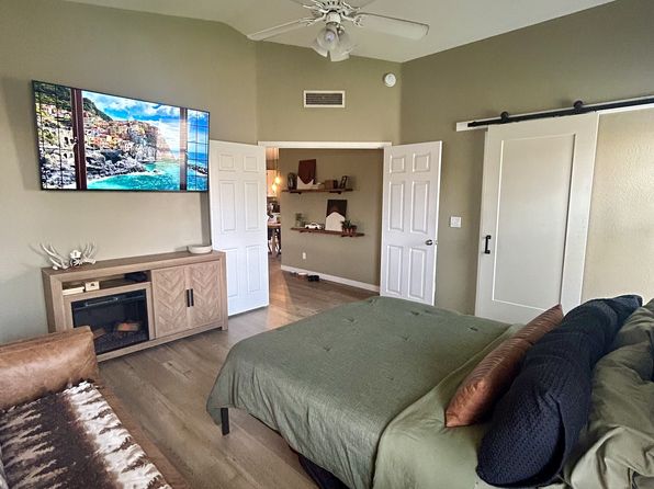 1872 W Wildhorse Dr