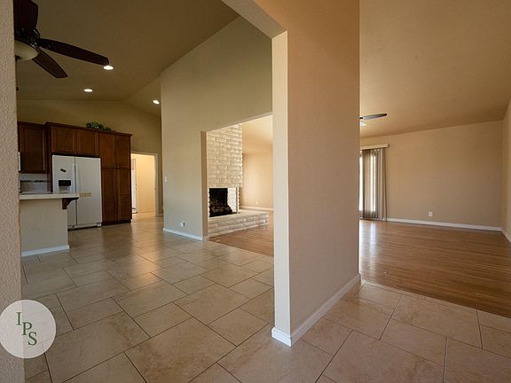 3rd image of 523 W Celeste Ave