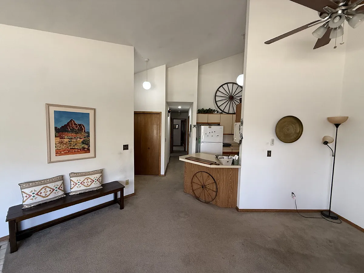 Building Photo - 1063 Love Ct #A