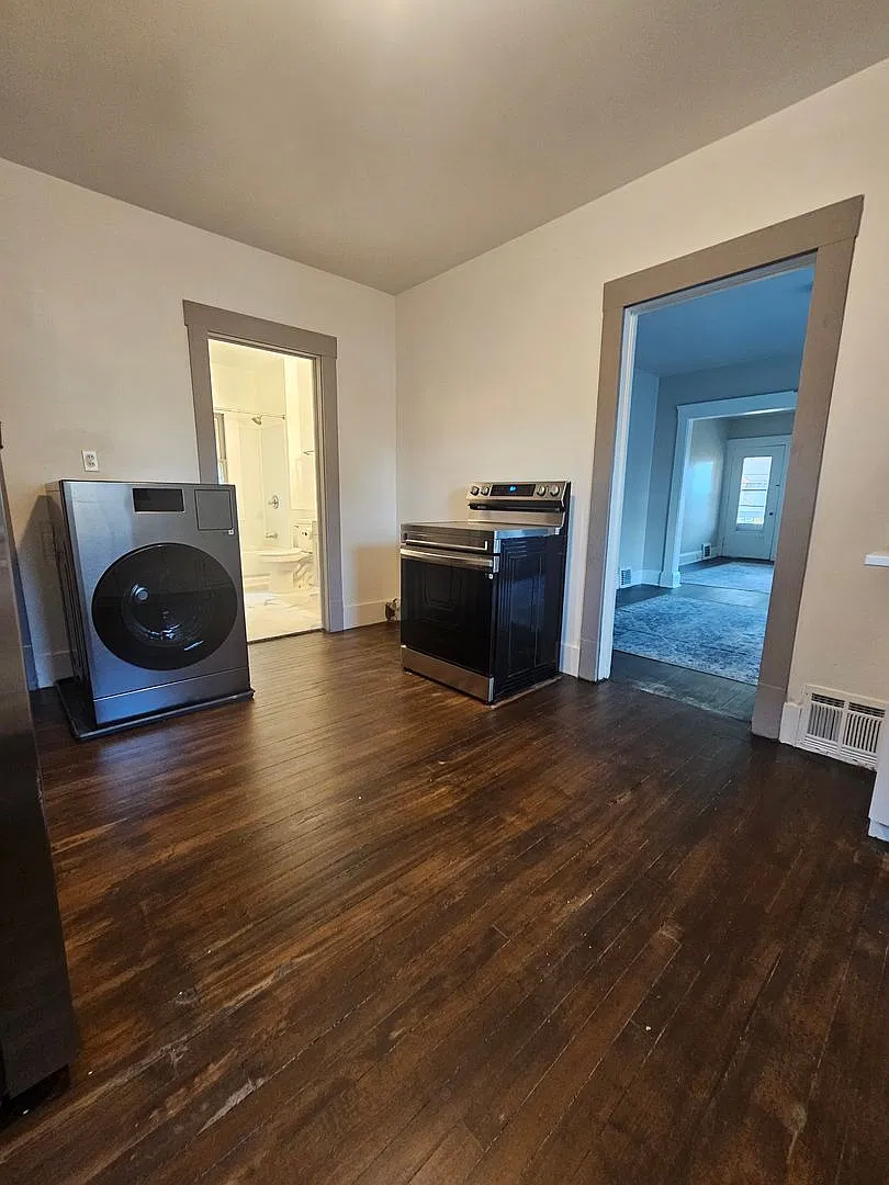 3913 Henritze Ave — Photo 4