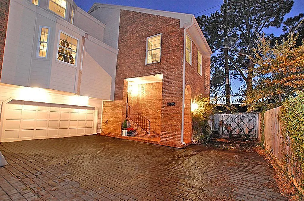 3 bed, 3.0 bath, 3157 sqft, $3,750 — Photo 1