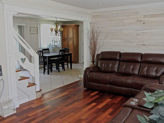 3rd image of 7 Franklin Ave