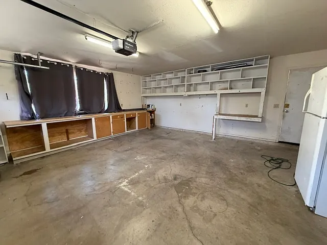 144 Jeffrey Dr — Photo 16