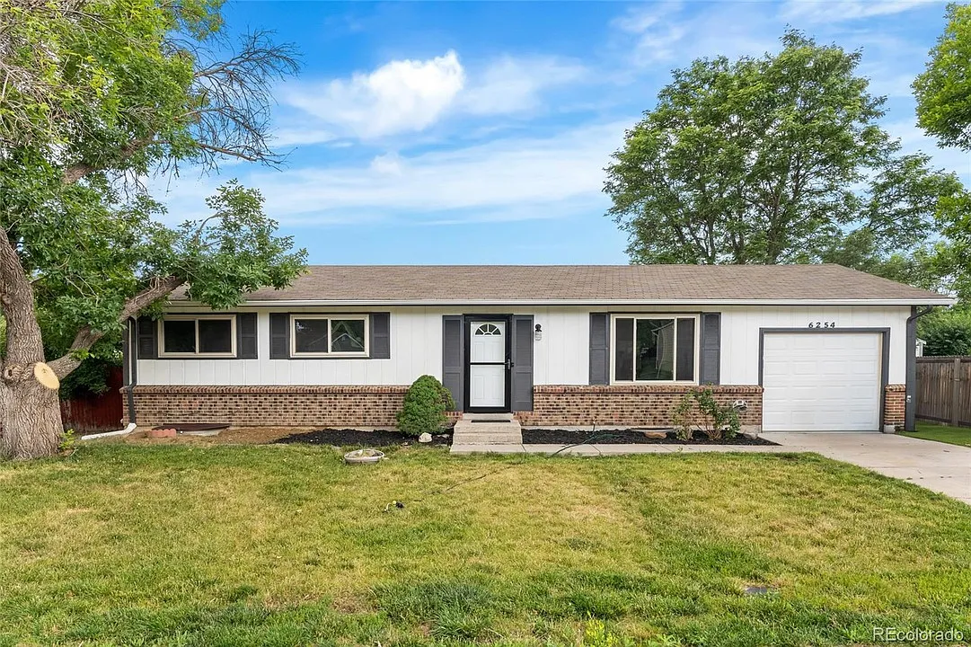 5 bed, 1968 sqft, $3,995 — Photo 2