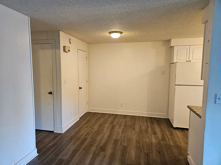 143 Connecticut Ave SE — Photo 3
