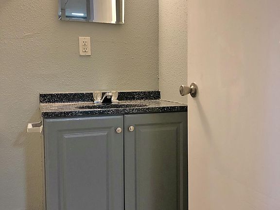 5th image of 2302 Durwood St APT 616