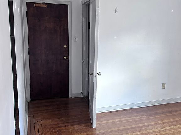 5th image of 5839 Darlington Rd APT 4
