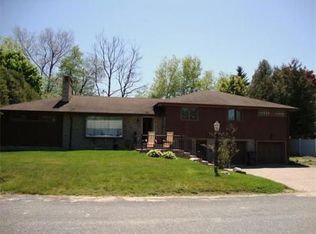 2 Meadow Ln, Dudley, MA 01571