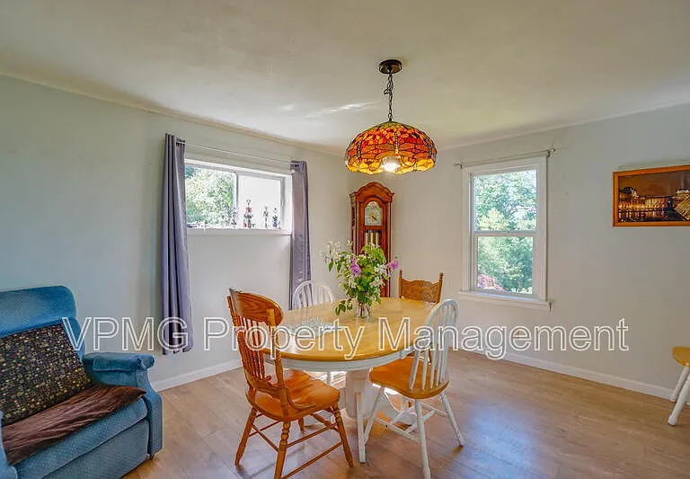 3956 Columbia Heights Rd — Photo 9