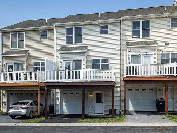 2nd image of 384 Blue Stone Hills Dr