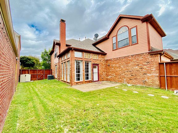 4th image of 9213 Cedardale Dr