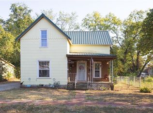 313 W 2nd St, Cherryvale, KS 67335