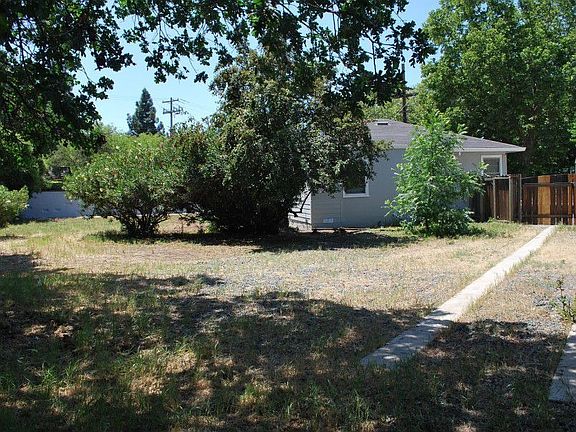 4th image of 1039 Esther Dr