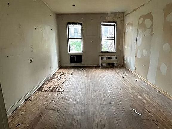 2nd image of 215 E 89th St APT 3A