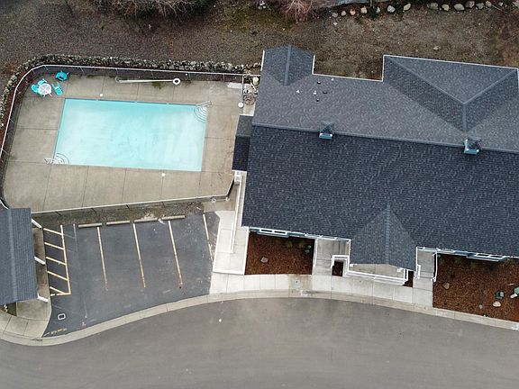 5th image of 270 Saint Ives Dr