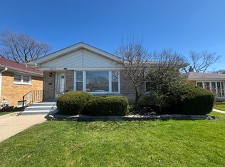 8049 E Prairie Rd, Skokie, IL