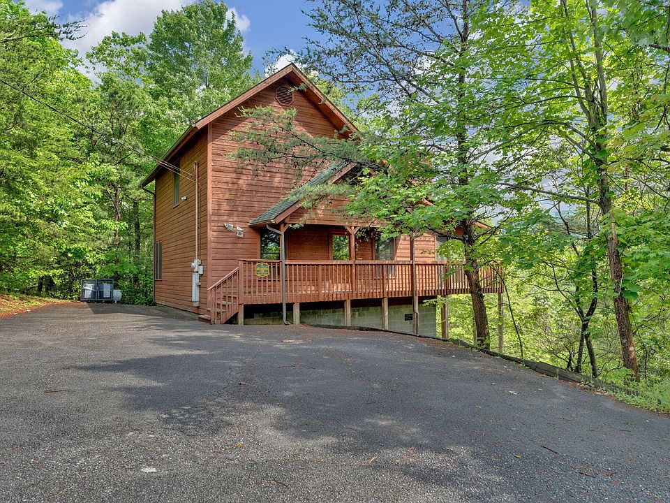 1st image of 230 Whaley Dr
