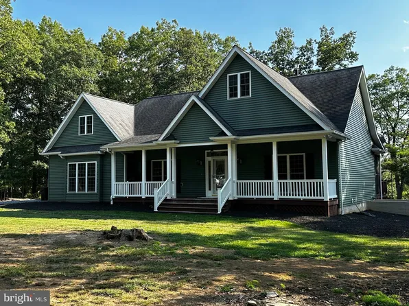 792 Forest Glen Dr, Moorefield, WV 26836