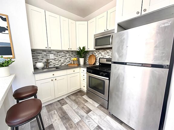 3rd image of 243 W 99th St APT 6