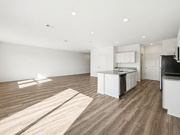 4th image of 8819 Vacek Crossing Way
