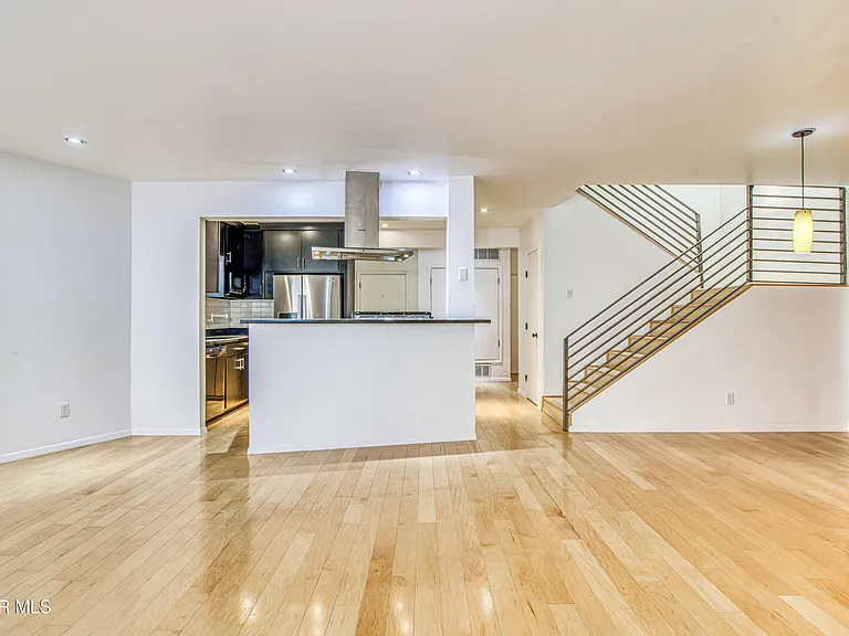 421 Irondale Dr #B — Photo 36