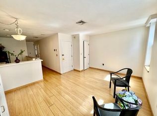173 North St #2F, Boston, MA 02109