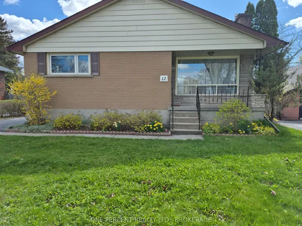 12 Campbell Cres, Kingston, ON K7M 1Z5