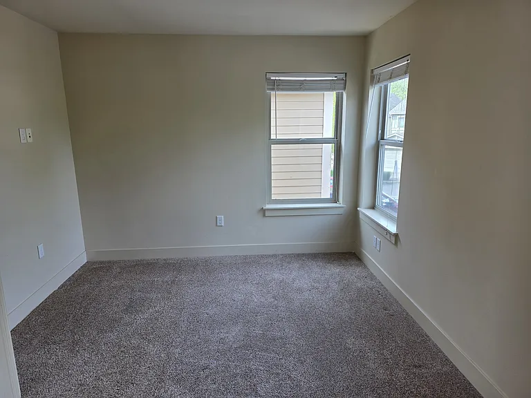 11572 SW Toulouse St — Photo 11