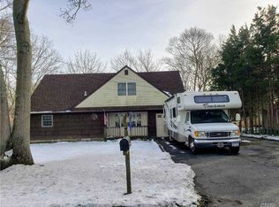 22 Ann Rd, Mastic Beach, NY 11951