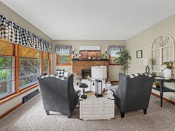 3rd image of 10745 Johnnycake Ridge Rd