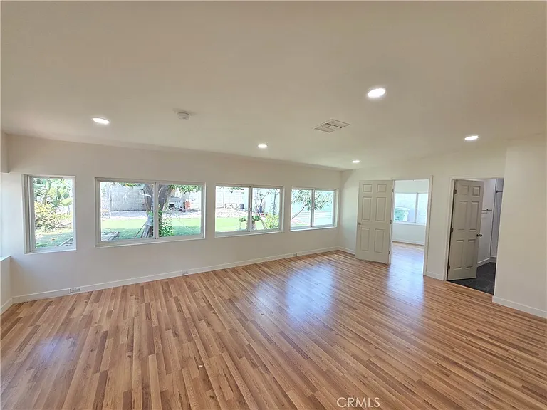 8834 Stansbury Ave — Photo 6